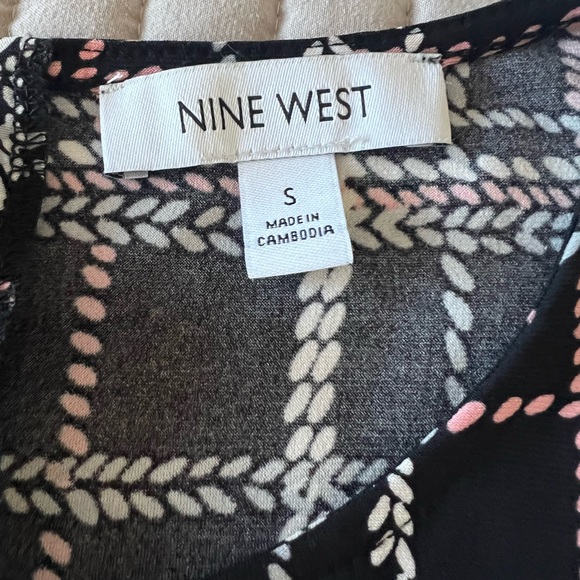 Black /pink/white/grey blouse - Picture 2 of 4